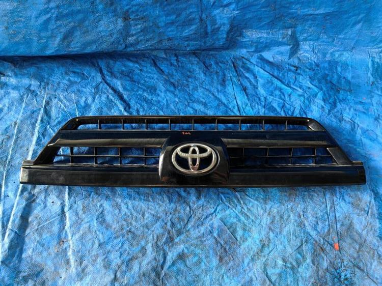 Решетка радиатора Toyota Hilux Surf
