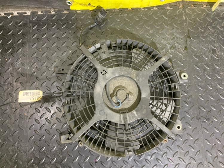 Вентилятор радиатора кондиционера Toyota Corolla